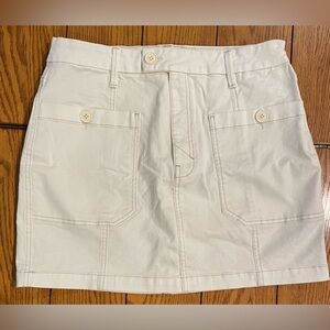 EUC Unpublished White denim Skirt, size 31, cargo style